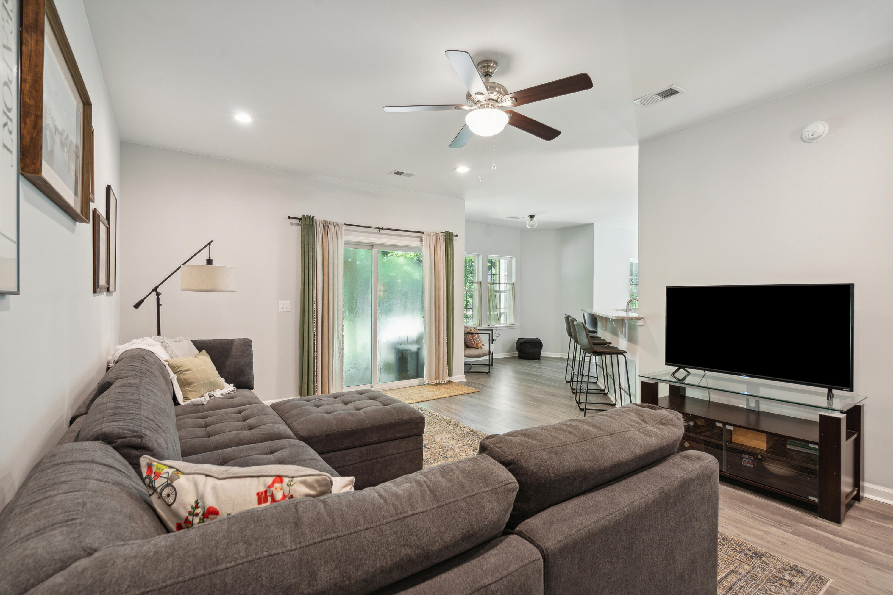 3684 Bohicket Road Johns Island, SC 29455 - Photo 8 of 44 Living/Kitchen
