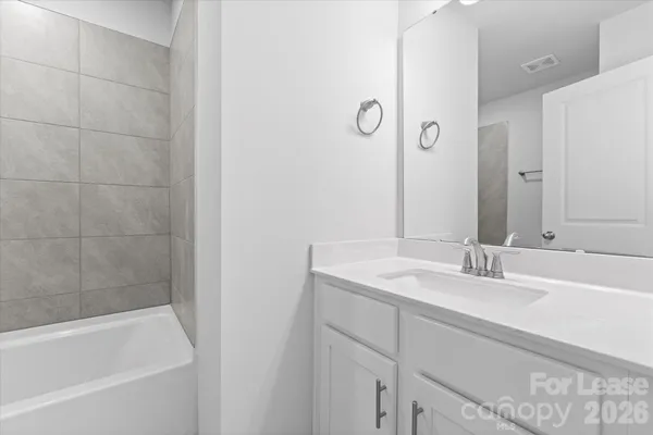 $3,200 | 628 Amalfi Drive, Davidson, NC 28036