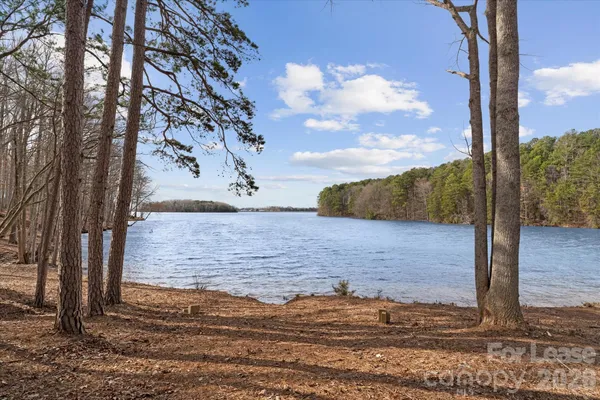 $3,200 | 628 Amalfi Drive, Davidson, NC 28036