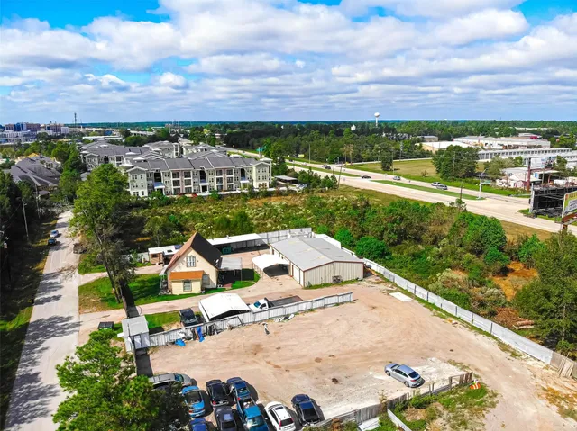 $800,000 | 6317 Big Oaks Drive, Conroe, TX 77385