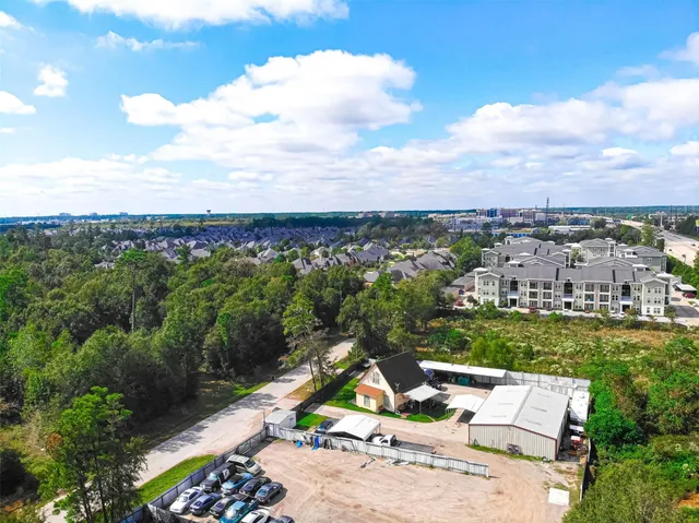 $800,000 | 6317 Big Oaks Drive, Conroe, TX 77385