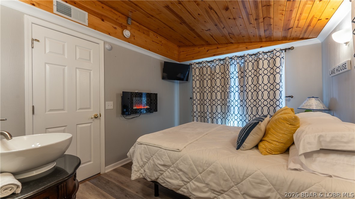 1368 Hickory Lane Osage Beach, MO 65065 - Photo 18 of 40