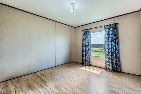a view of an entryway with furniture