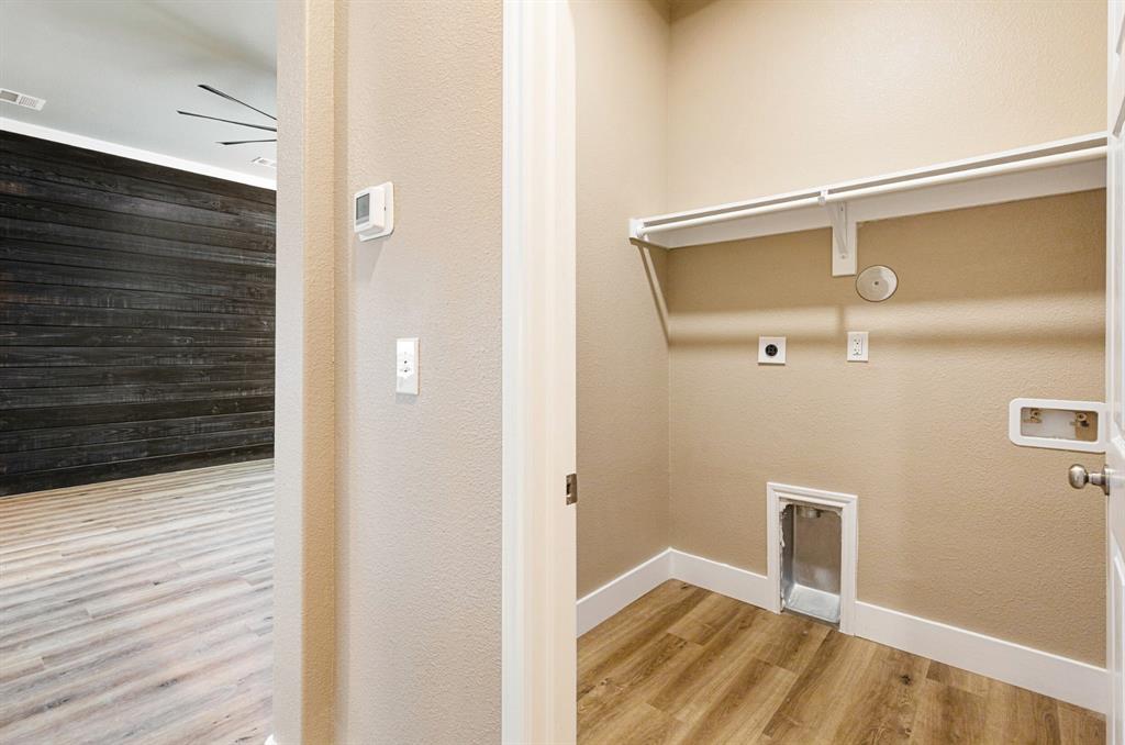 413 Henderson Street Bonham, TX 75418 - Photo 23 of 27 a view of an empty room
