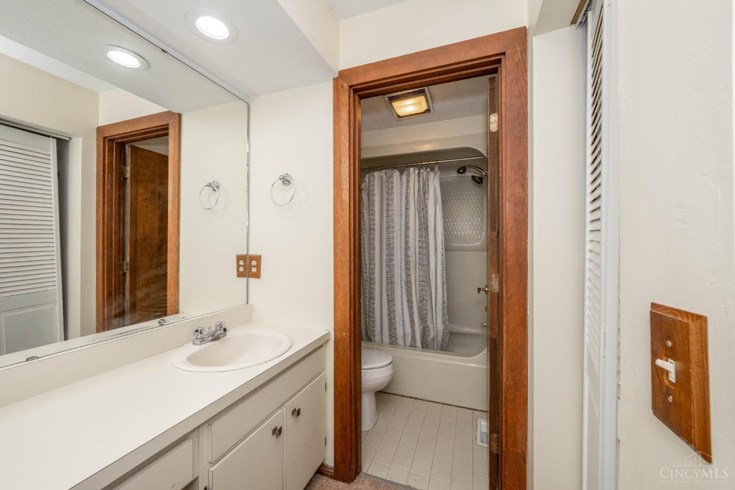 6185 Daleview Road Cincinnati, OH 45247 - Photo 30 of 50