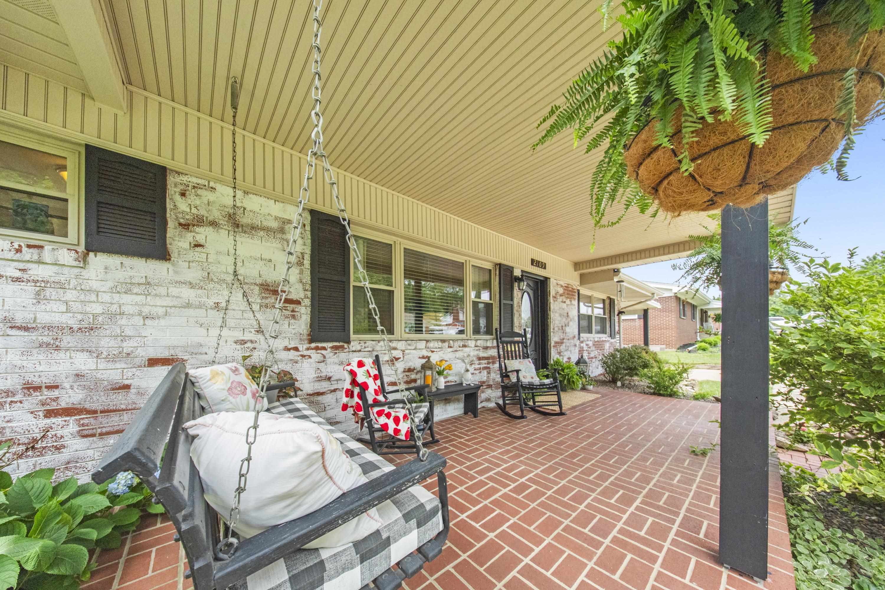 2109 Sharon Road Ashland, KY 41101 - Photo 8 of 45