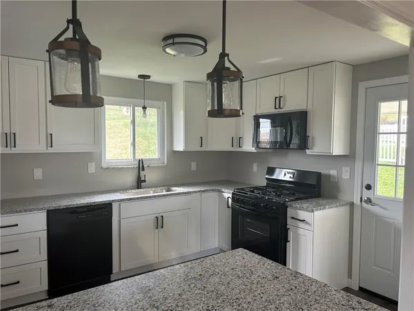 $1,875 | 214 Barbara Drive, McKees Rocks, PA 15136