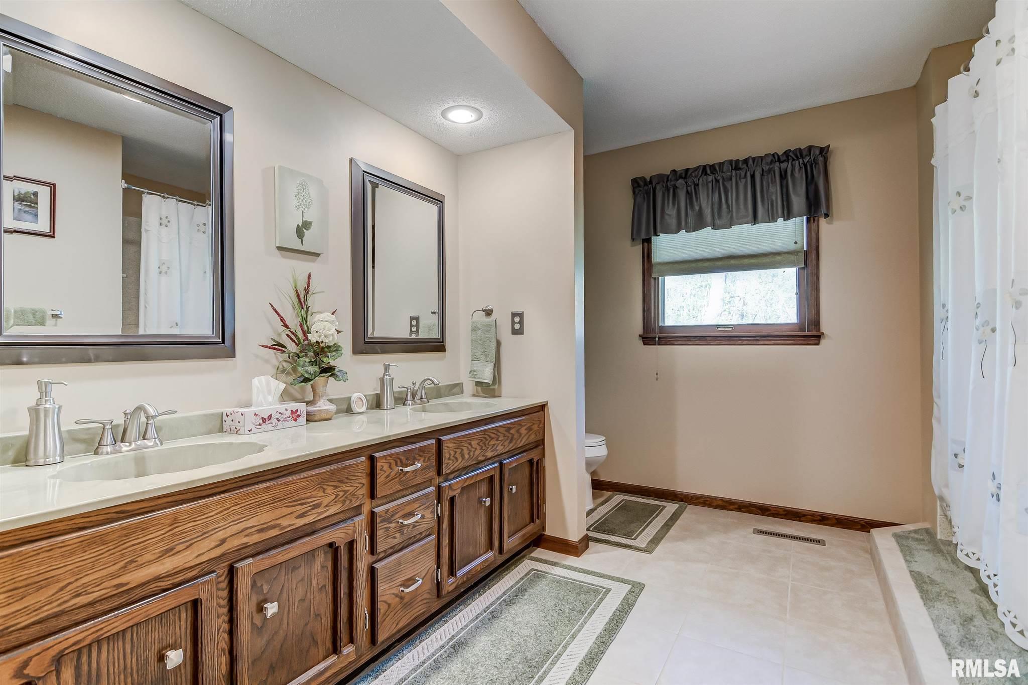 990 Gabbert Road Springfield, IL 62707 - Photo 32 of 49 Gallery Image 32