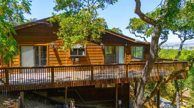 $1,127,000 | 48 Manzanita Avenue, Novato, CA 94945