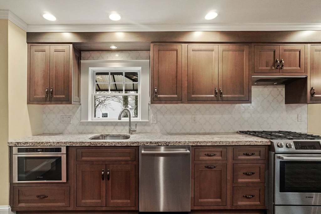 6 Saunders Terrace Wellesley, MA 02481 - Photo 18 of 41 Gallery Image 18