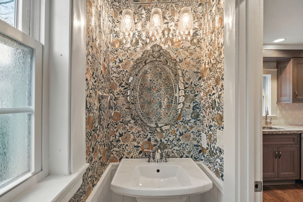 6 Saunders Terrace Wellesley, MA 02481 - Photo 19 of 41 Gallery Image 19