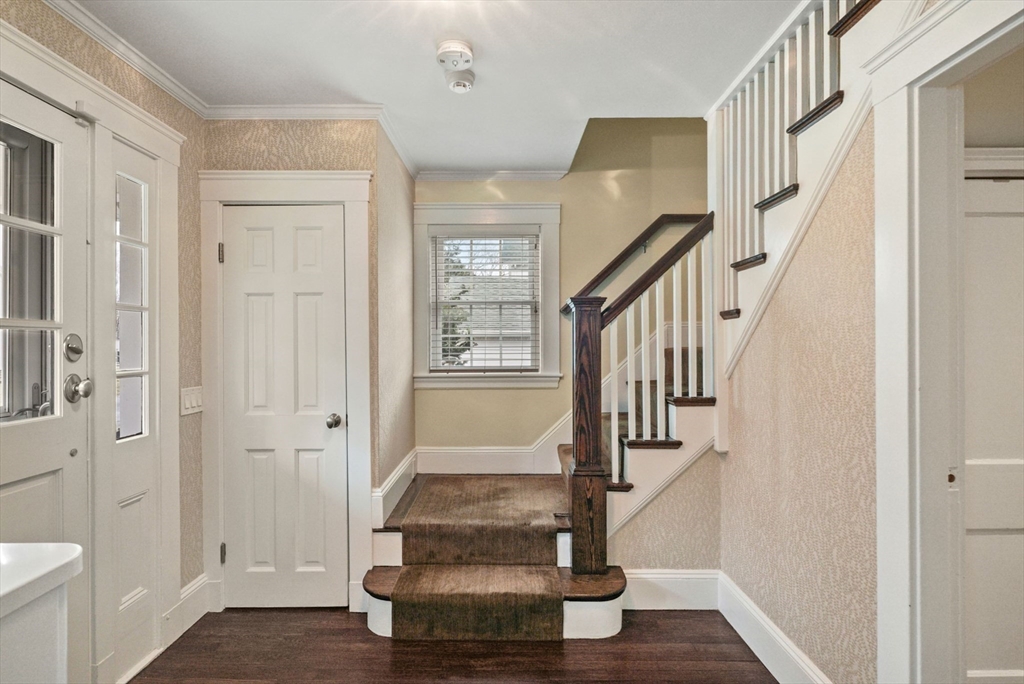 6 Saunders Terrace Wellesley, MA 02481 - Photo 4 of 41 Gallery Image 4