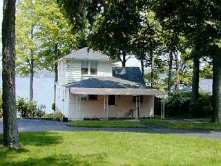 7725 Forest Beach Road Watervliet, MI 49098 - Photo 1 of 3 Primary Photo