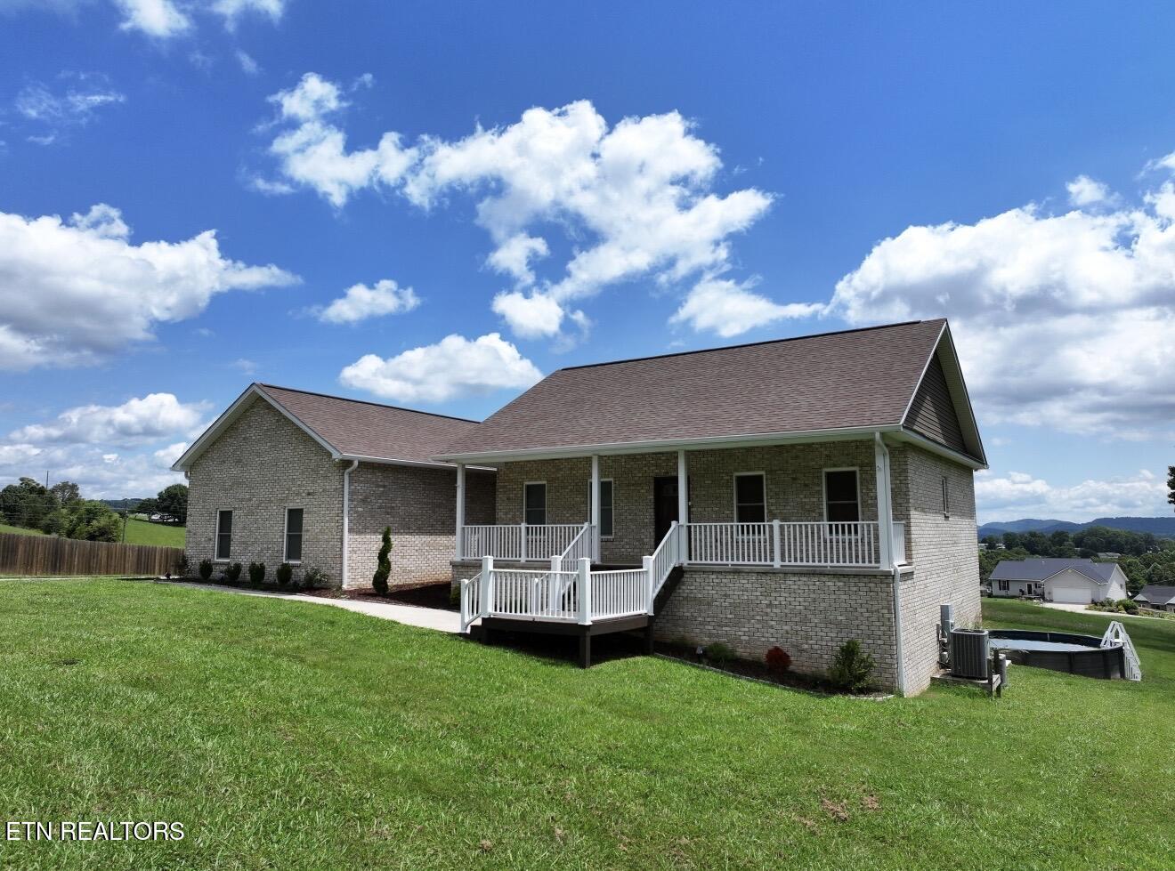 413 Chippewa Lane Rutledge, TN 37861 - Photo 2 of 42 IMG_9241