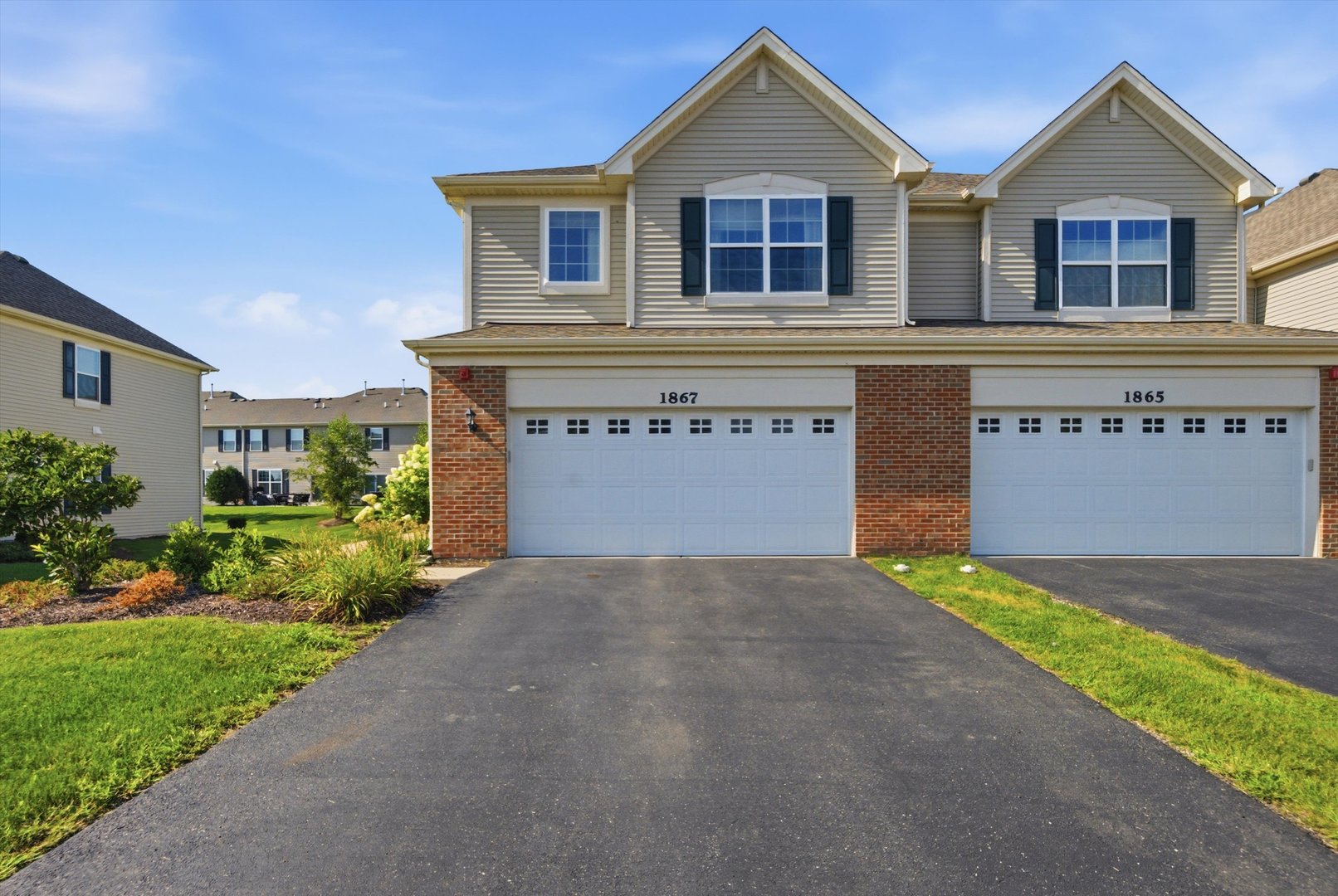 1867 Wren Road Yorkville, IL 60560 - Photo 2 of 32 Gallery Image 2