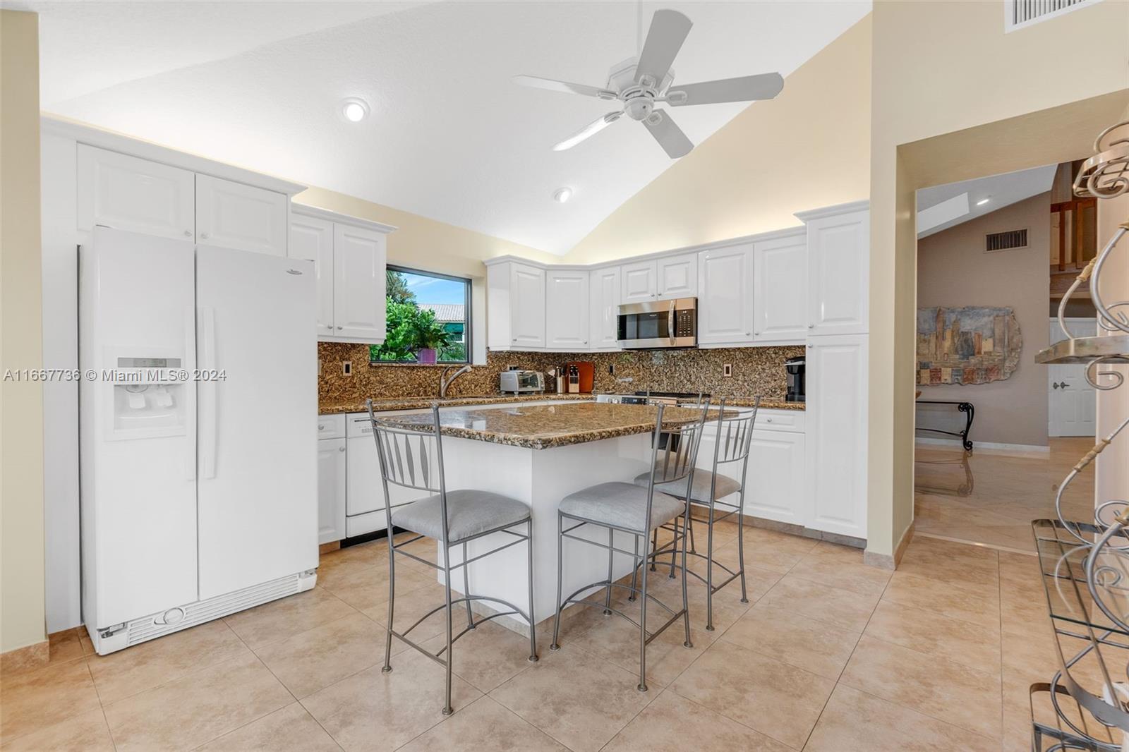 22740 Caravelle Circle Boca Raton, FL 33433 - Photo 15 of 55 Gallery Image 15