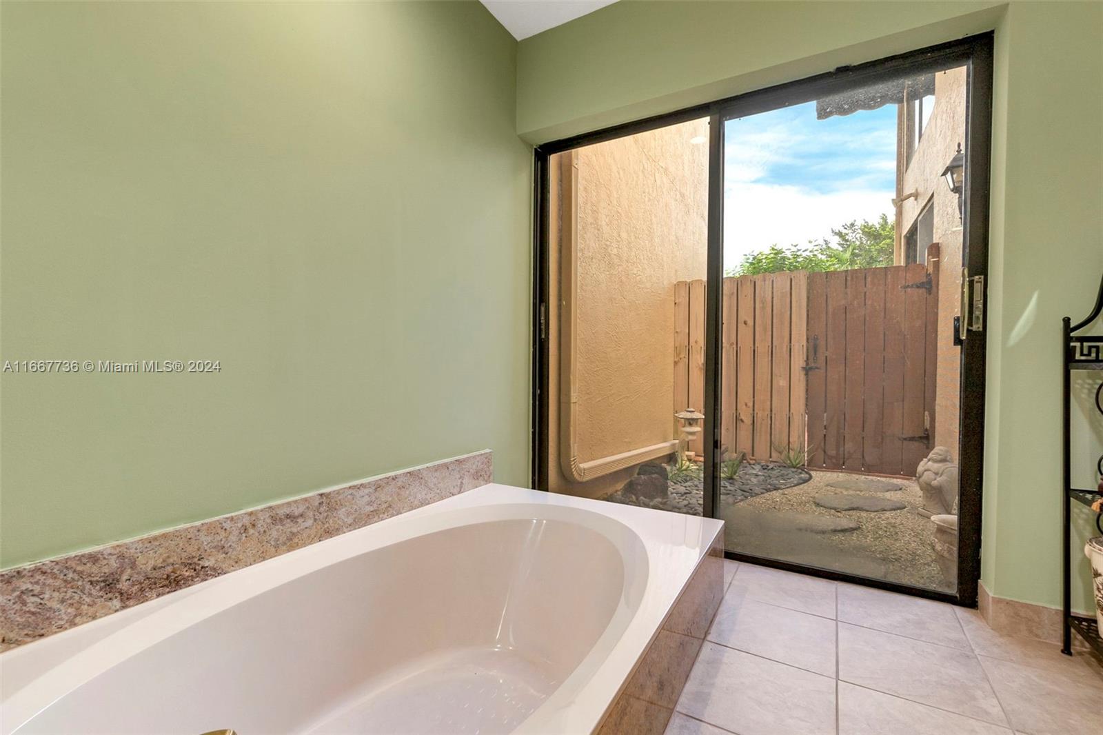 22740 Caravelle Circle Boca Raton, FL 33433 - Photo 32 of 55 Gallery Image 32
