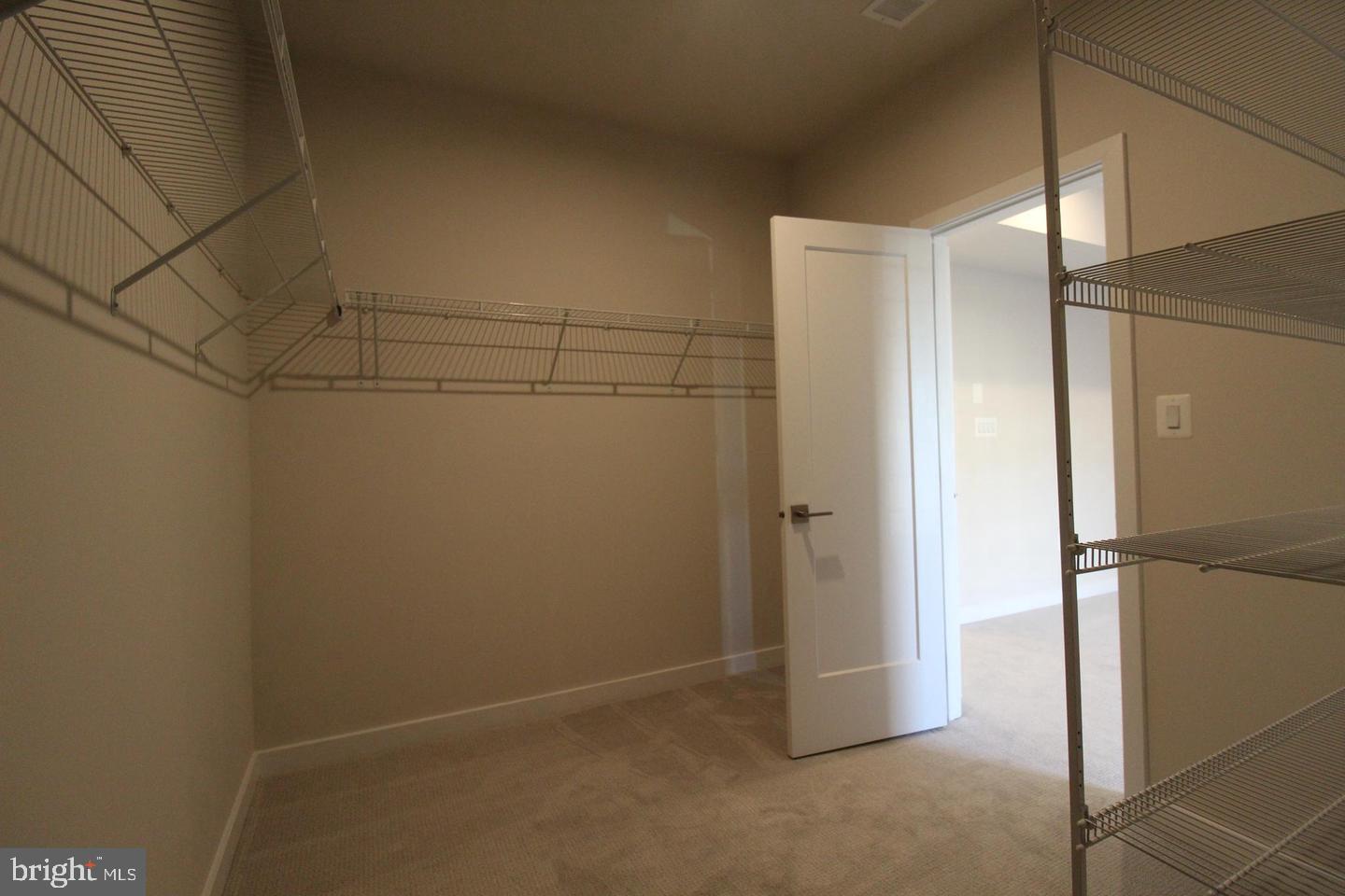 22383 Roanoke Rise Terrace Ashburn, VA 20148 - Photo 24 of 41 a view of a small space