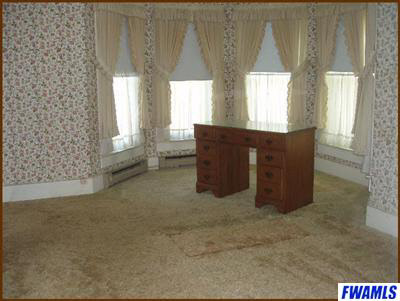 407 Riverside Drive Huntington, IN 46750 - Photo 3 of 5 Gallery Image 3