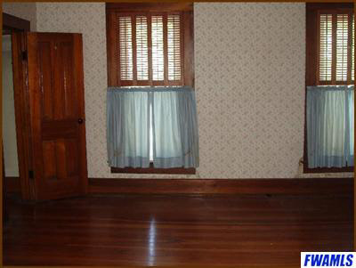407 Riverside Drive Huntington, IN 46750 - Photo 4 of 5 Gallery Image 4