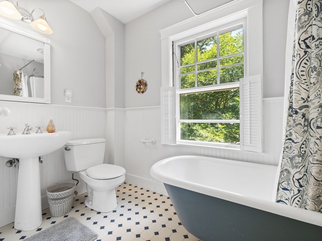 22 Ingersoll Road Wellesley, MA 02481 - Photo 18 of 21