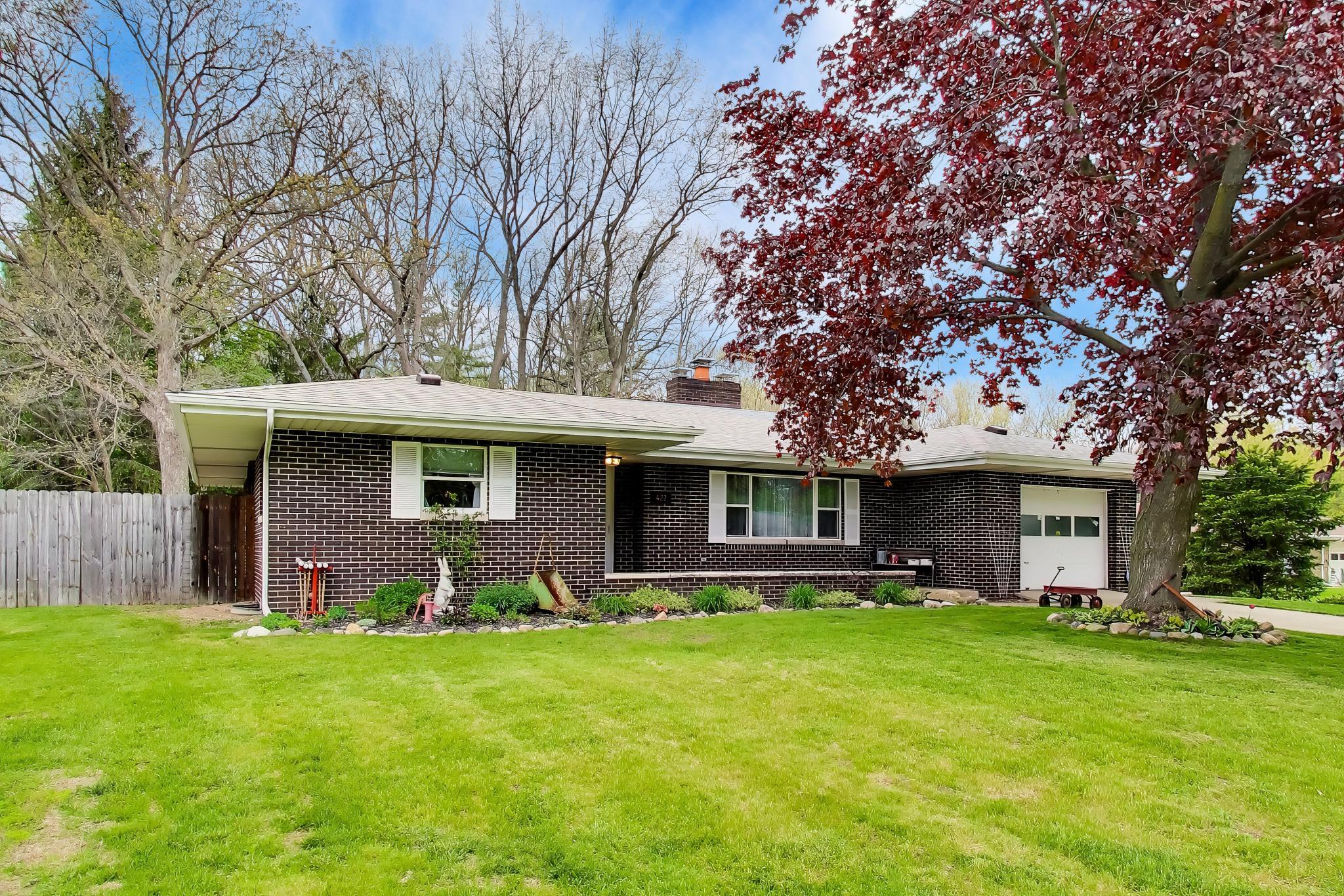 422 Yanke Road Michigan City, IN 46360 - Photo 2 of 29 2048x1366