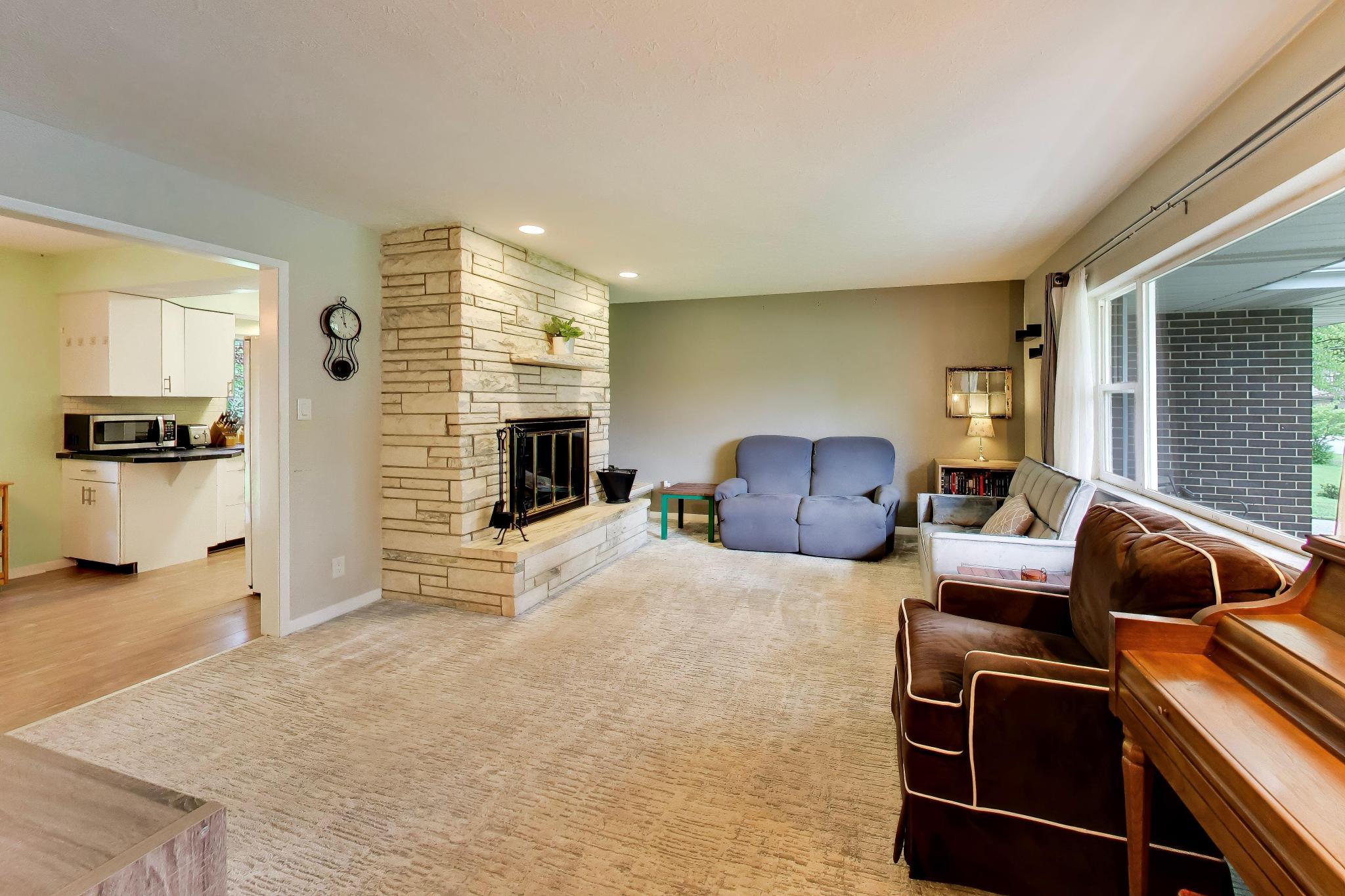 422 Yanke Road Michigan City, IN 46360 - Photo 4 of 29 2048x1365