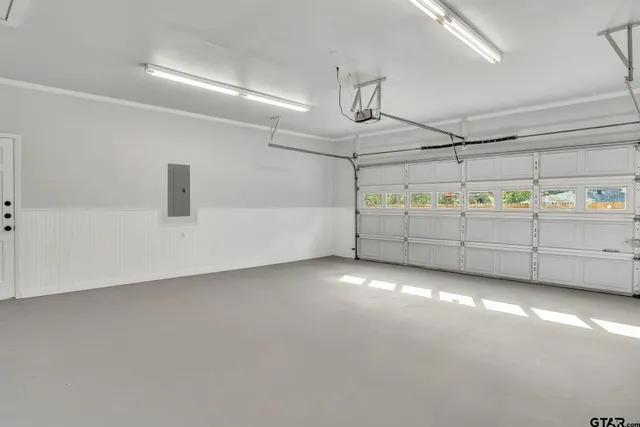 a view of an empty garage