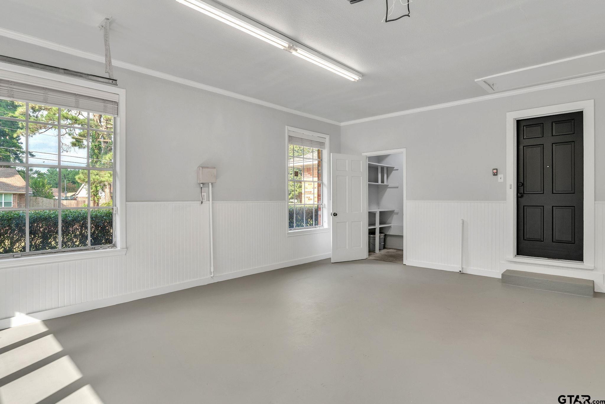 700 Emily Drive Longview, TX 75601 - Photo 40 of 45 an empty room with windows