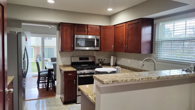 $429,900 | 138 White Branch Court South, Schaumburg, IL 60107