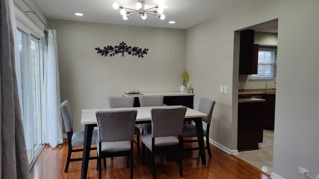 $429,900 | 138 White Branch Court South, Schaumburg, IL 60107