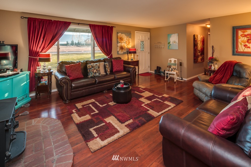 1311 Mission Road Everson, WA 98247 - Photo 3 of 25