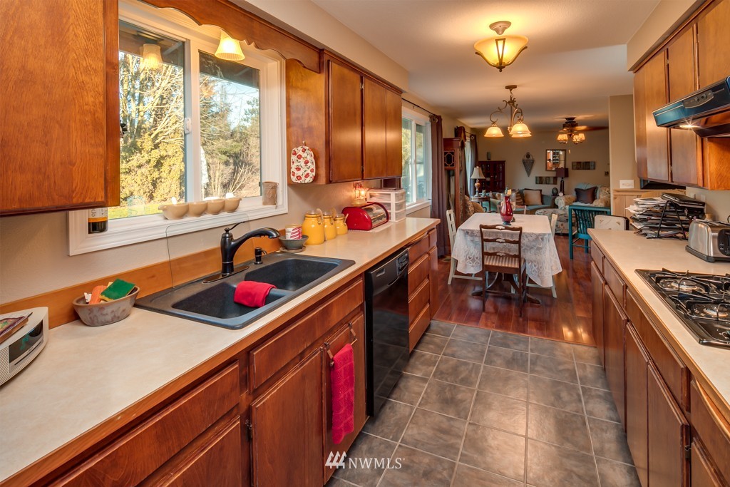 1311 Mission Road Everson, WA 98247 - Photo 8 of 25