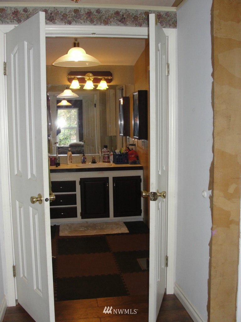 4320 Southeast Nelson Road Olalla, WA 98359 - Photo 8 of 12 Gallery Image 8