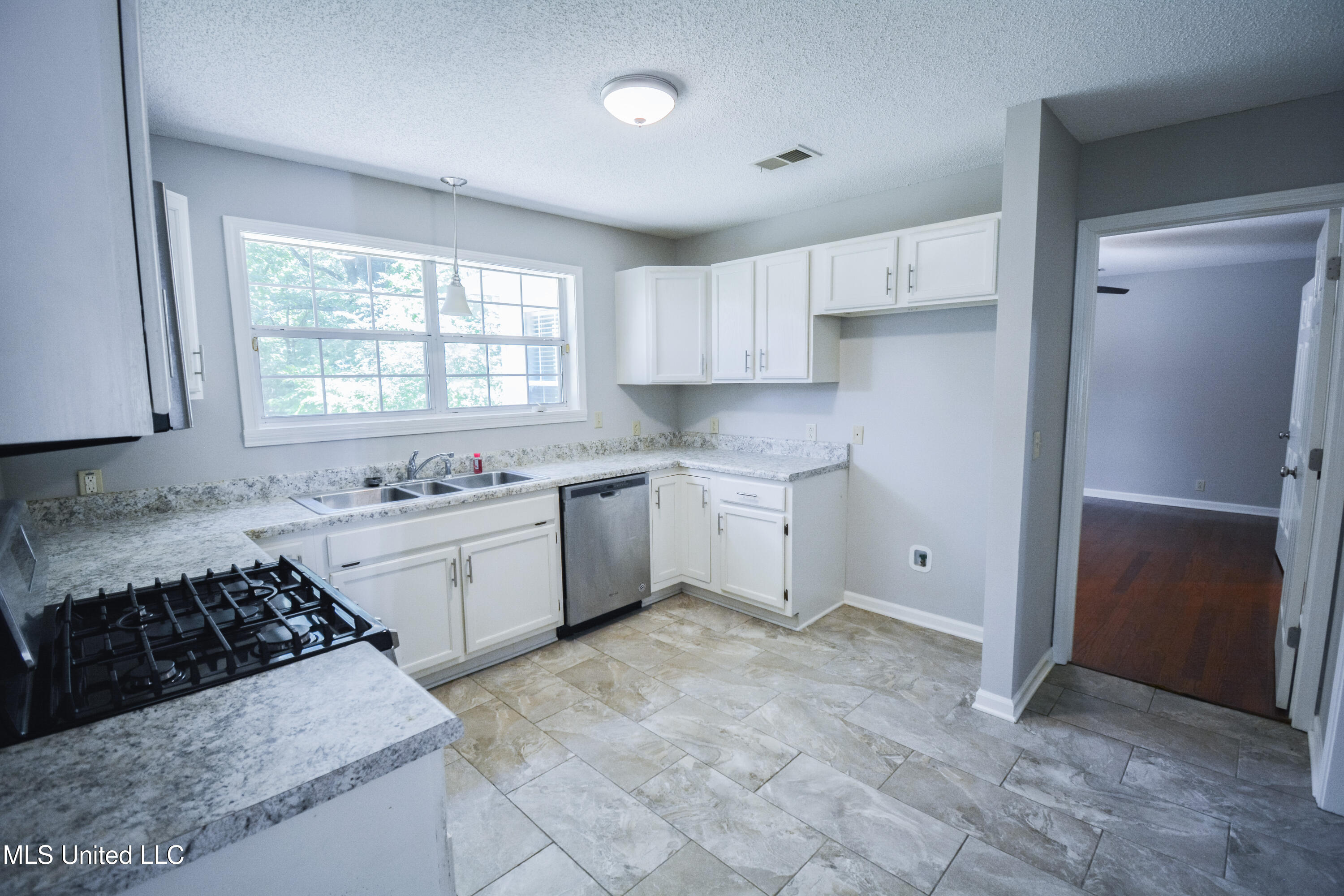 2330 Pigeon Roost Road Byhalia, MS 38611 - Photo 14 of 27 DSC_0040