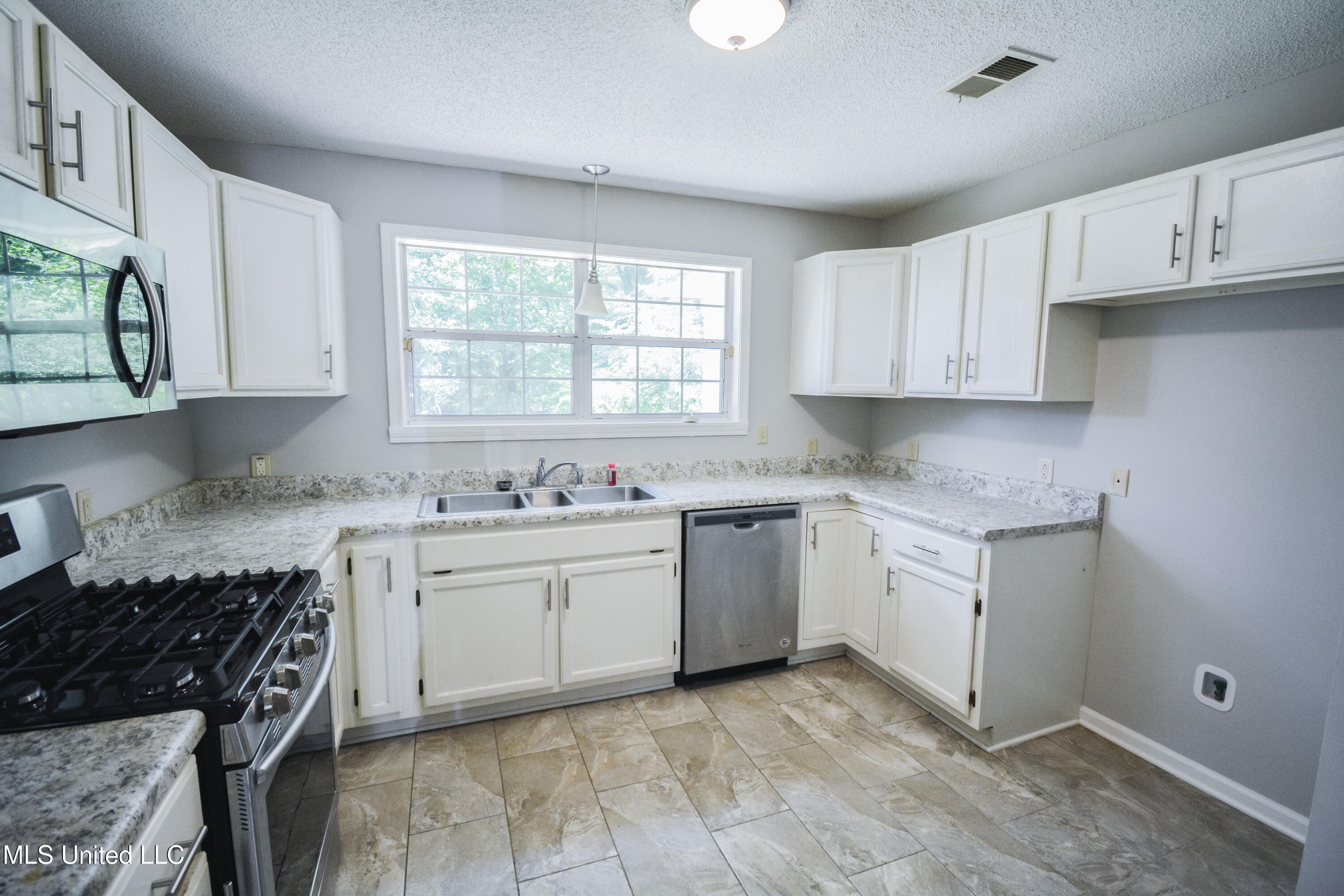 2330 Pigeon Roost Road Byhalia, MS 38611 - Photo 22 of 27 DSC_0042