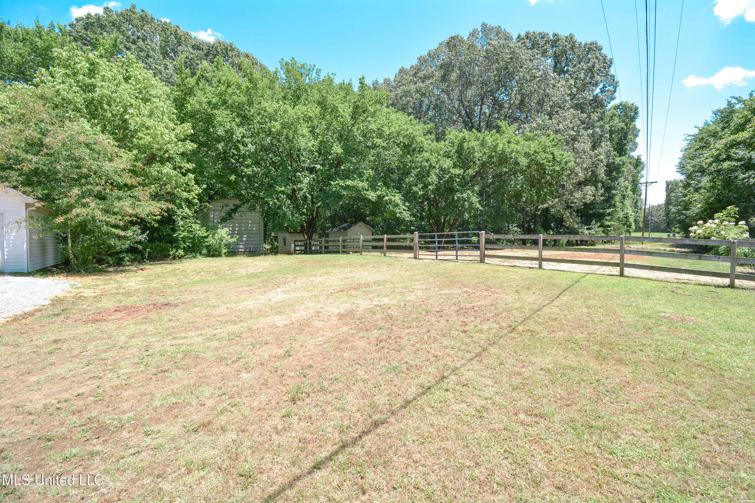 2330 Pigeon Roost Road Byhalia, MS 38611 - Photo 5 of 27 DSC_0079