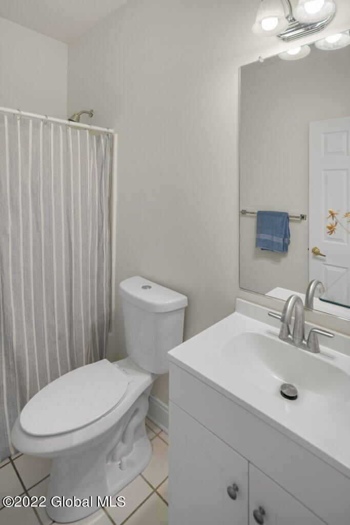 33 Dyke Road Colonie, NY 12110 - Photo 4 of 27 main floor 2