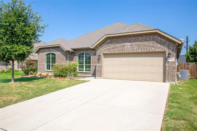 $334,900 | 637 Peach Lane, Burleson, TX 76028