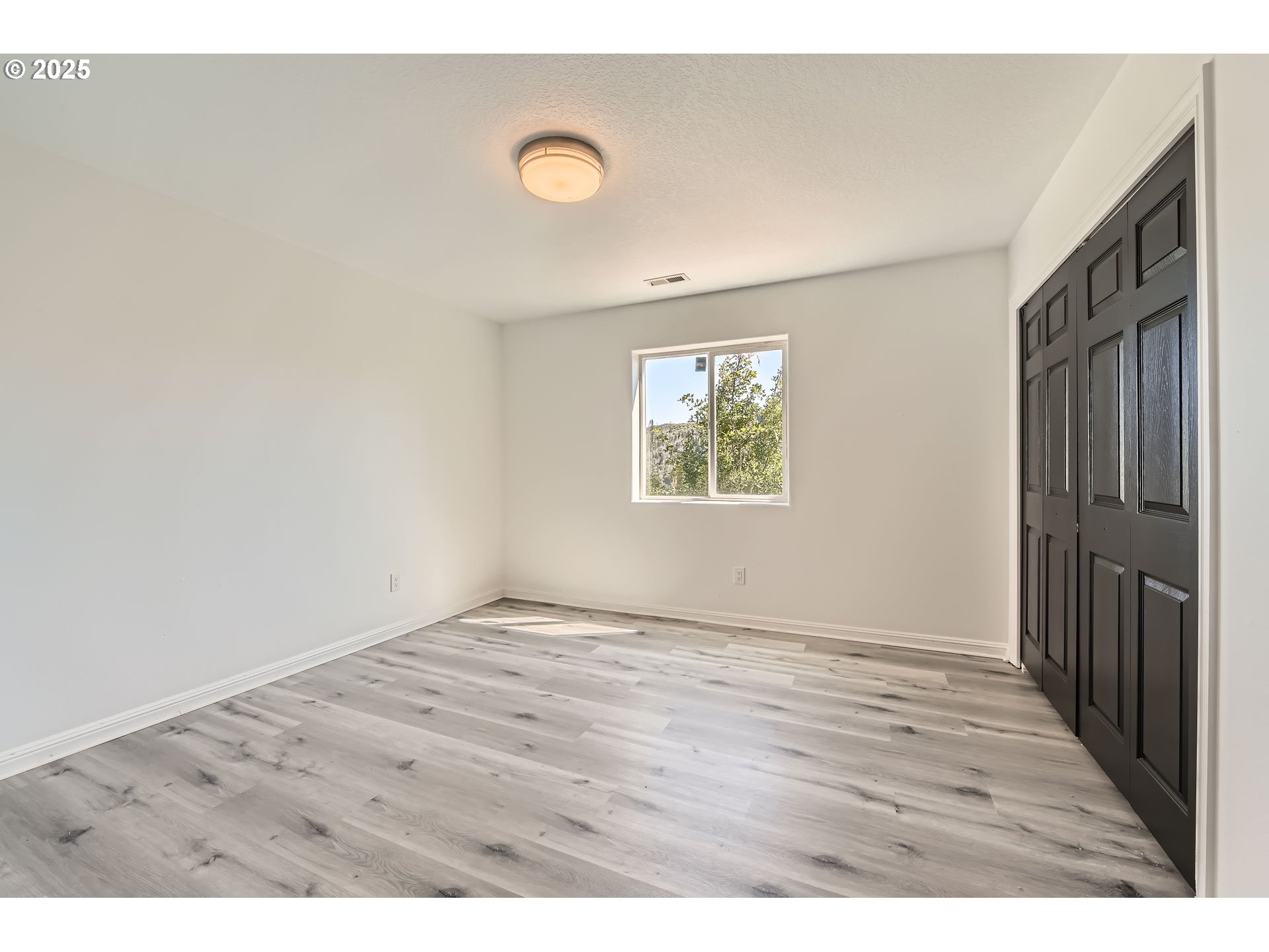 743 Southeast Forest Glen Road Estacada, OR 97023 - Photo 14 of 26 Bedroom