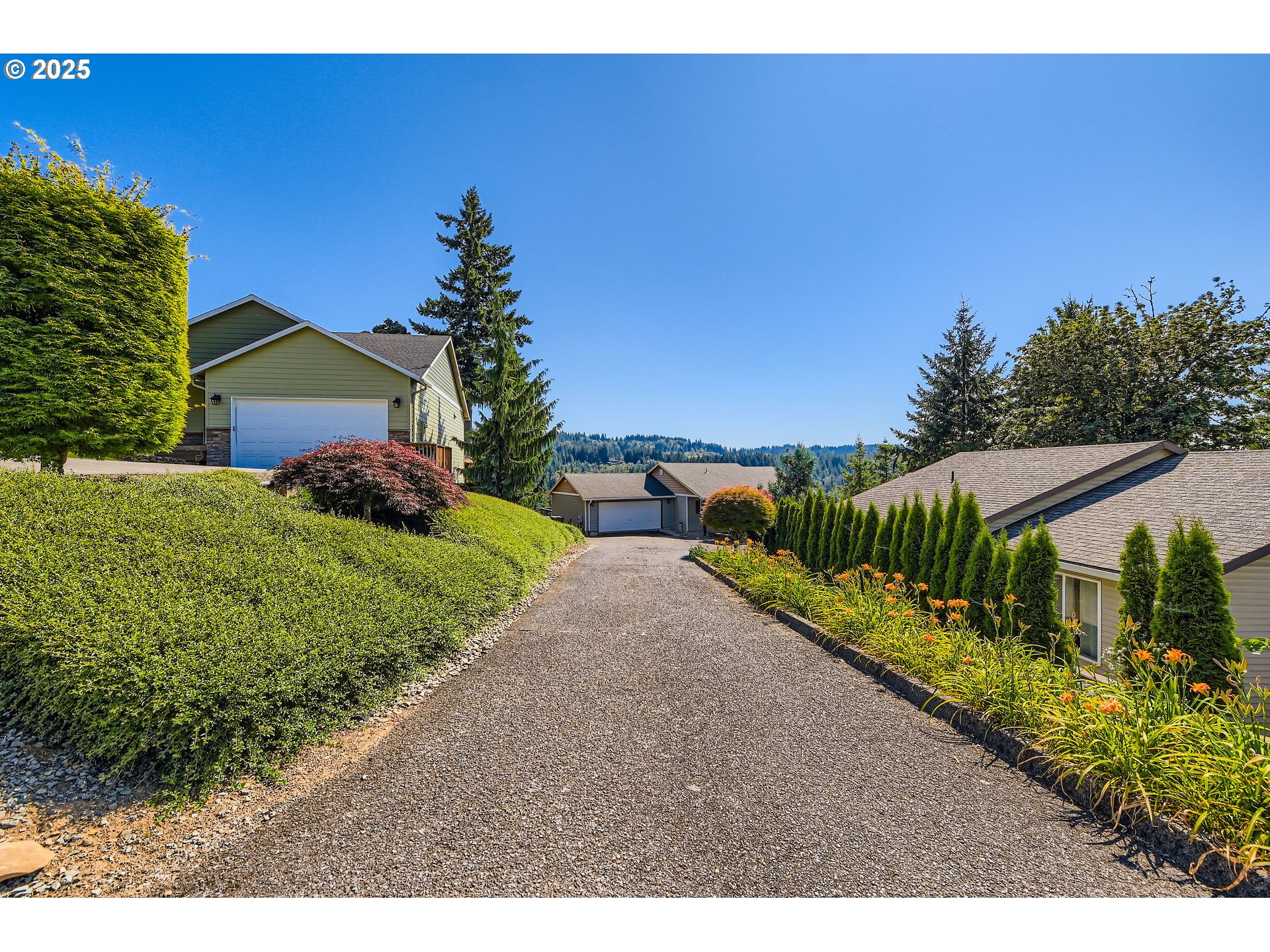 743 Southeast Forest Glen Road Estacada, OR 97023 - Photo 2 of 26 Driveway