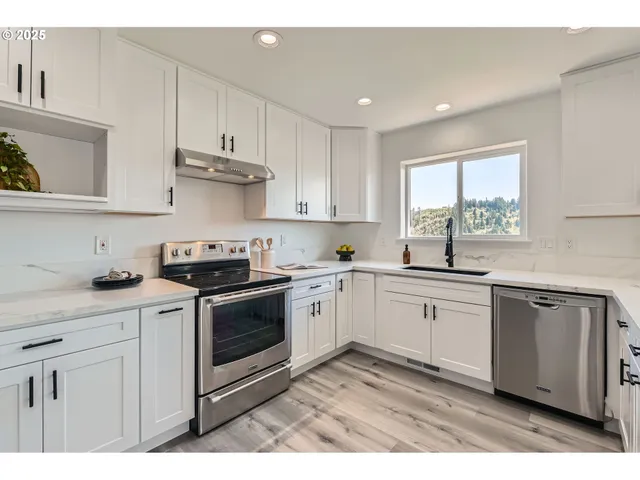 $525,000 | 743 Southeast Forest Glen Road, Estacada, OR 97023