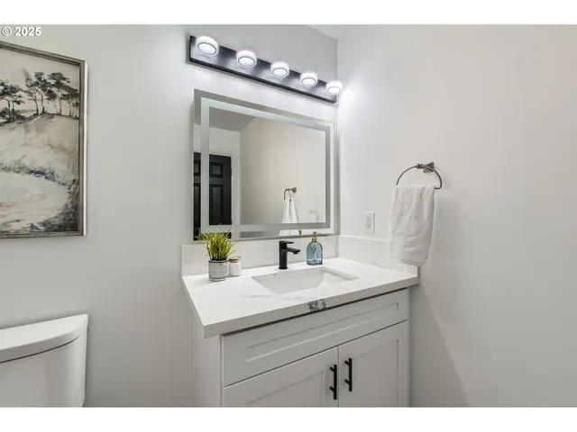 $525,000 | 743 Southeast Forest Glen Road, Estacada, OR 97023