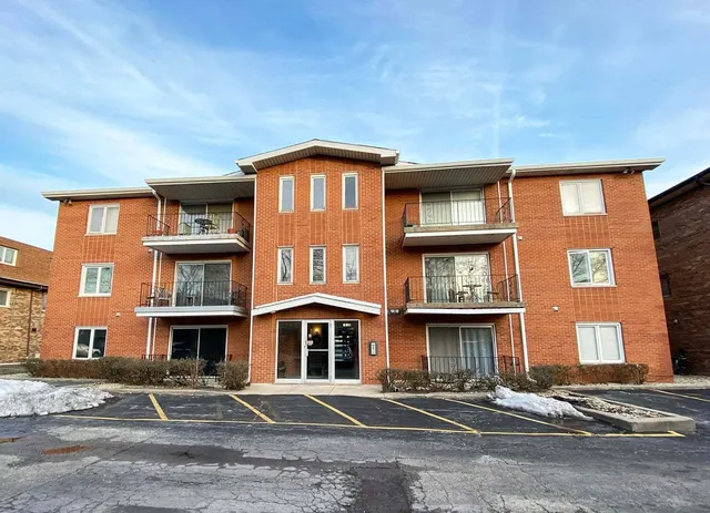$1,500 | 10840 Kilpatrick Avenue, Unit 1NW, Oak Lawn, IL 60453