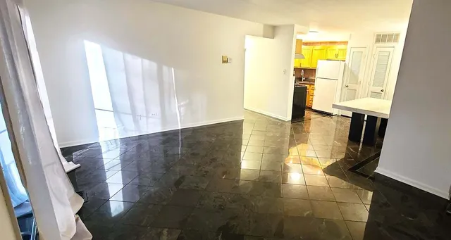 $1,500 | 10840 Kilpatrick Avenue, Unit 1NW, Oak Lawn, IL 60453