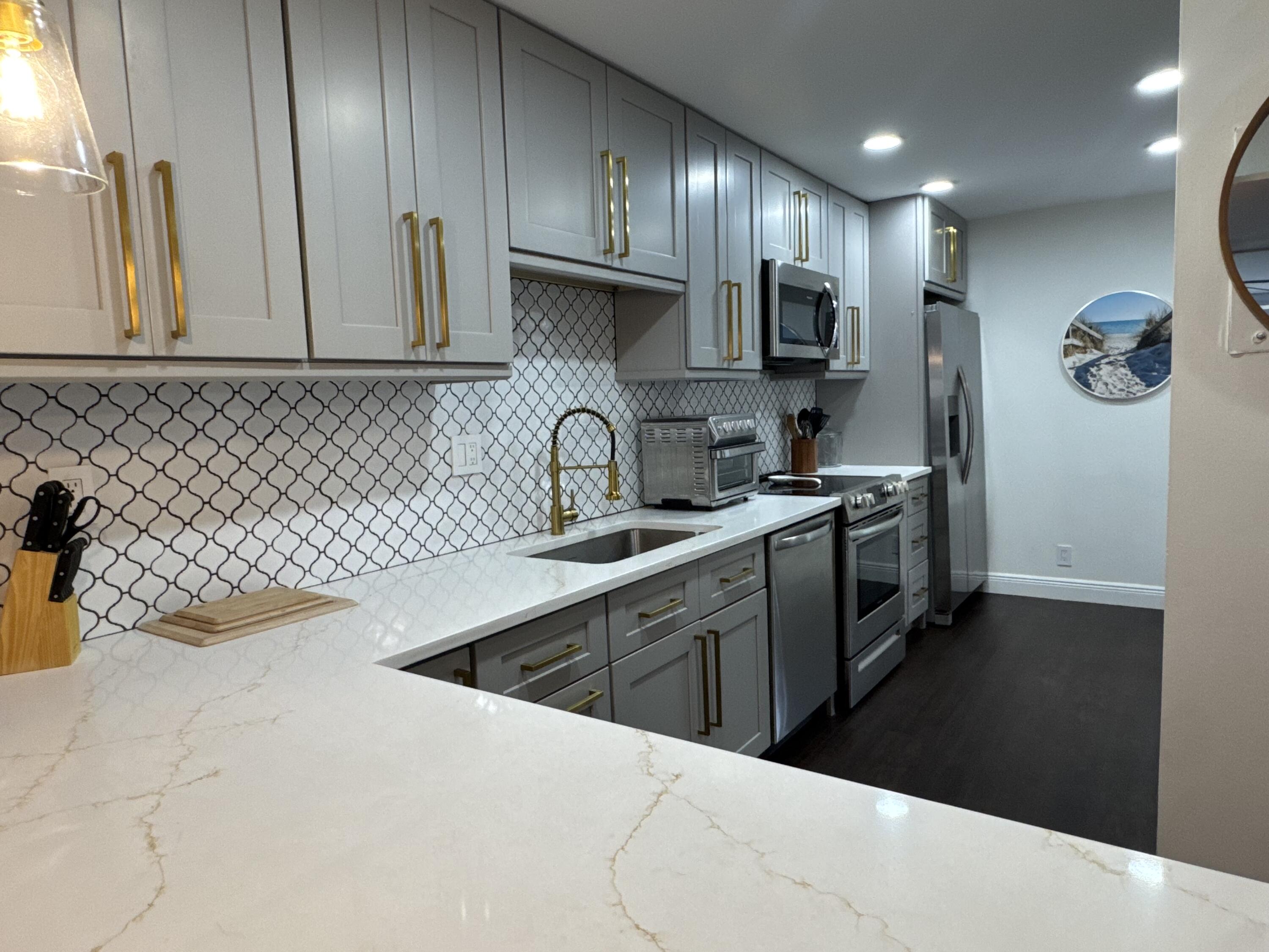 6 Royal Palm Way, Unit 202 Boca Raton, FL 33432 - Photo 15 of 29 Kitchen