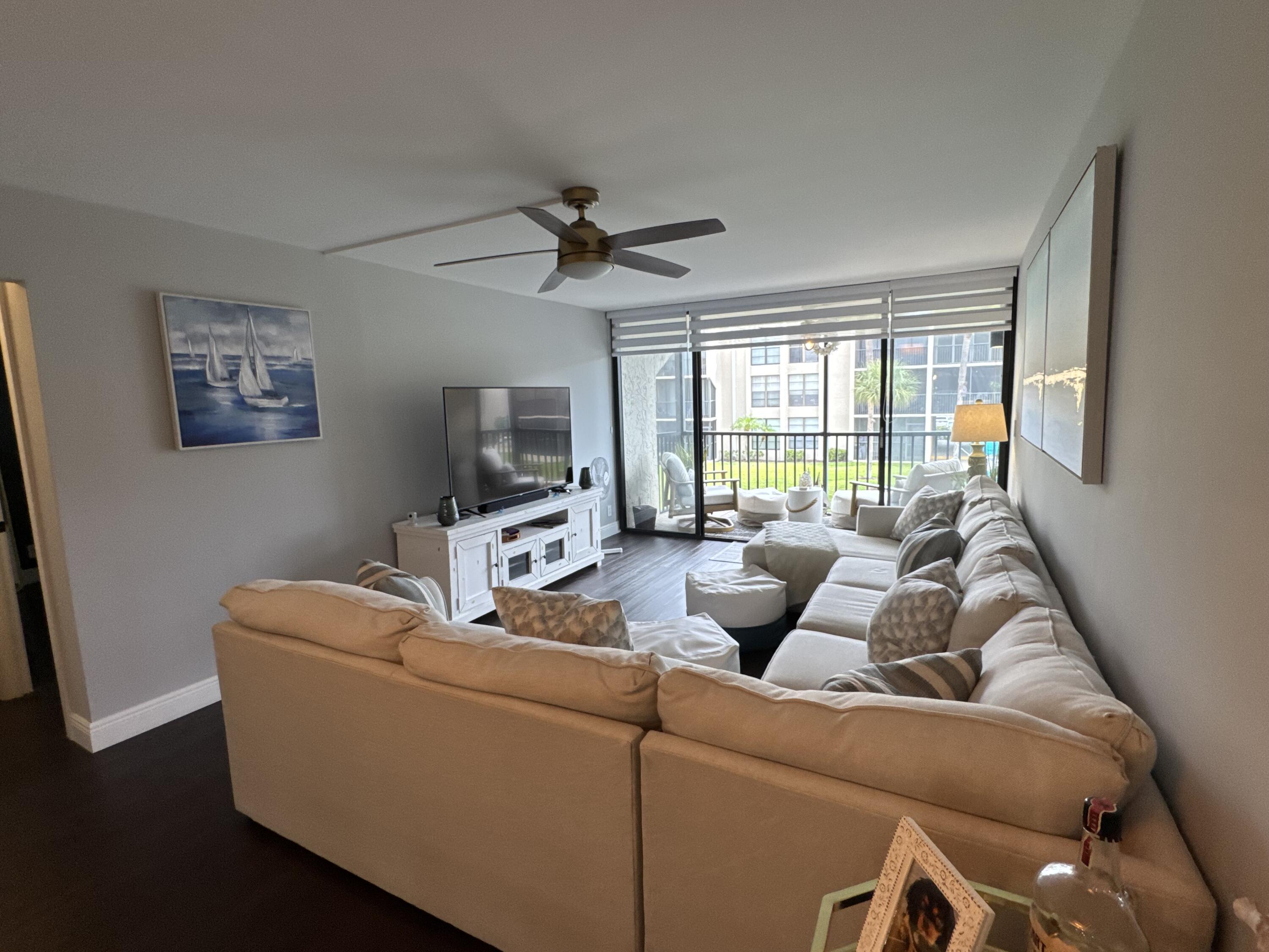 6 Royal Palm Way, Unit 202 Boca Raton, FL 33432 - Photo 20 of 29 Living areas