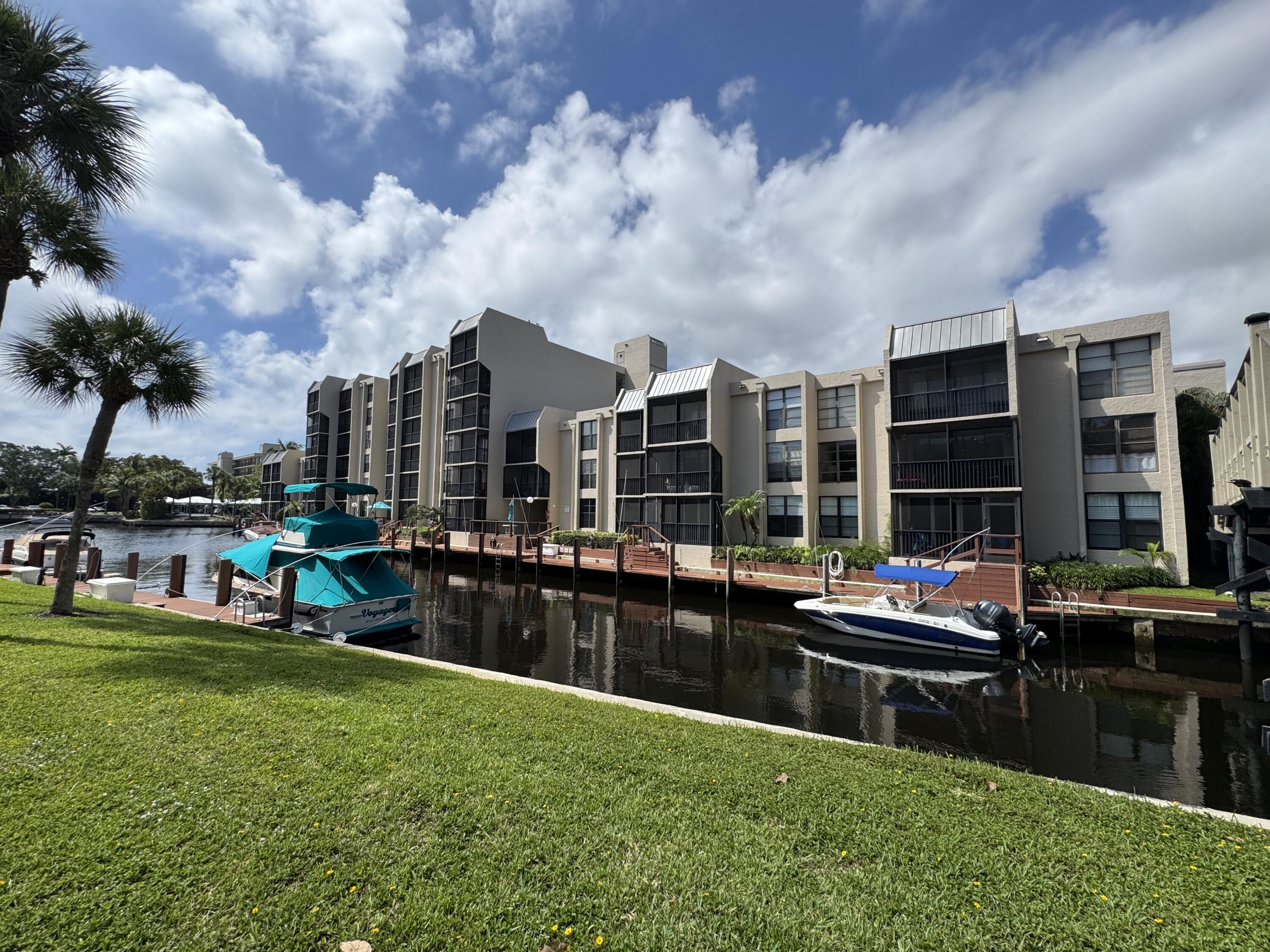 6 Royal Palm Way, Unit 202 Boca Raton, FL 33432 - Photo 4 of 29 Exterior