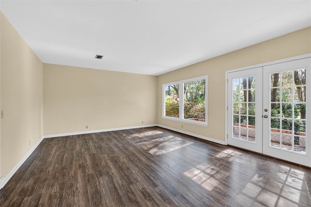201 Five Pounds Road St. Simons Island, GA 31522 - Photo 5 of 37 The LR/DR is a huge space and light filled