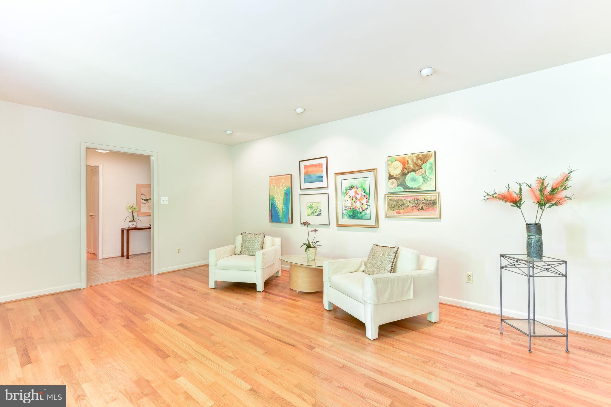 3688 Russell Road Woodbridge, VA 22192 - Photo 11 of 30 Living Room